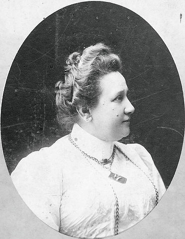 Славянская-Ломан Антонина Фёдоровна. Владивосток 1907 г.