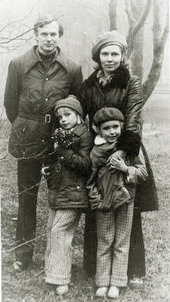 Скрипач Леммо Эренди (Lemmo Erendi) с дочерьми Кристиной и Каролиной. Таллин. 1988 г. Леммо Эренди с женой Шадэ и дочерьми